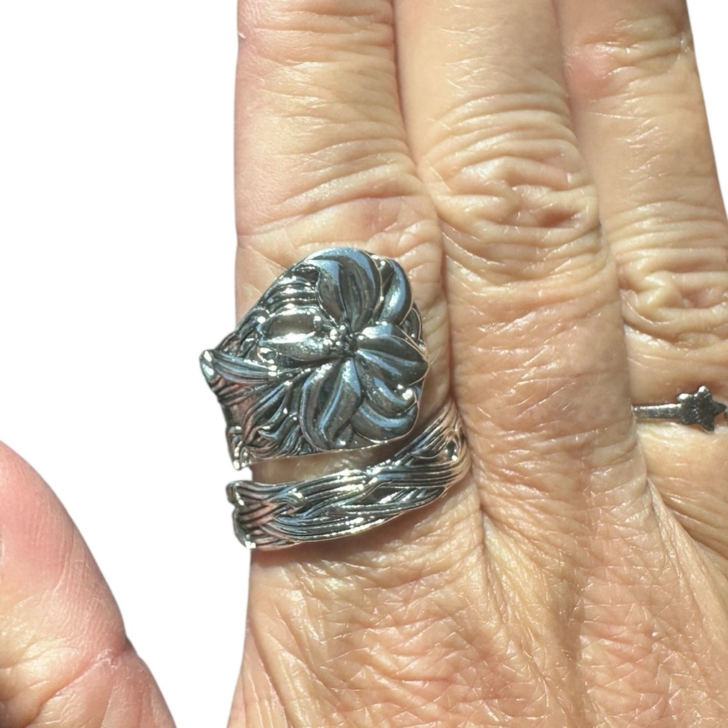 Wrap Style Flower Embossed Silver Ring Wrap Style Flower Embossed Silver Ring